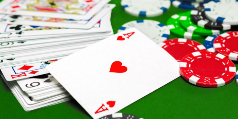 Cách chia bài Poker