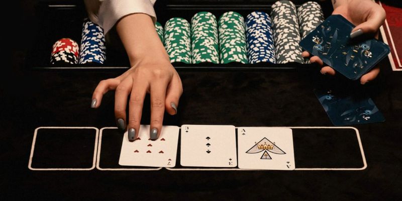 Đọc bài Poker qua cử chỉ người chơi