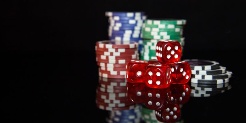 Bài Poker chơi như thế nào?