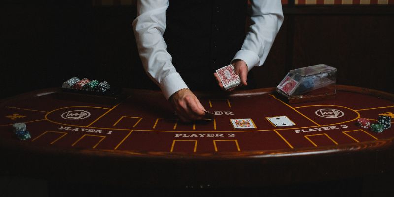 Những thông tin cơ bản về chất bài trong Poker
