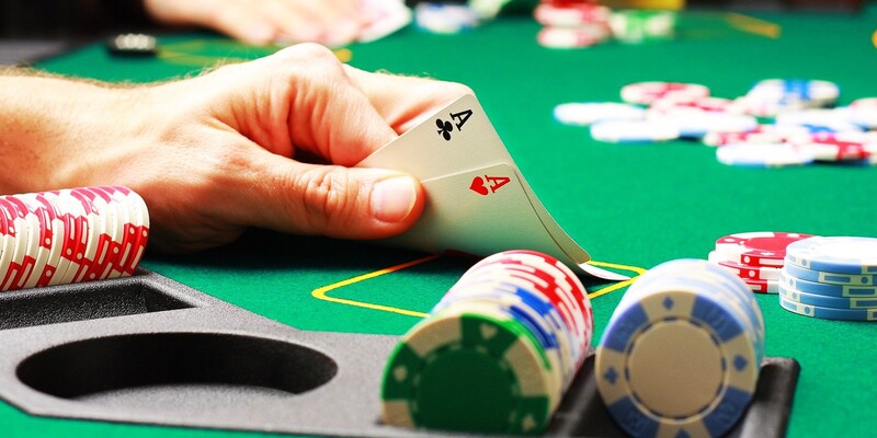 Thứ tự tay bài trong Poker là gì? 